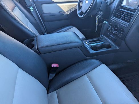 Used 2008 Ford Explorer Sport Trac Limited image 11