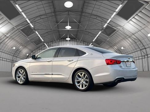 Used 2017 Chevrolet Impala Premier w/ Enhanced Convenience Package FWD image 5