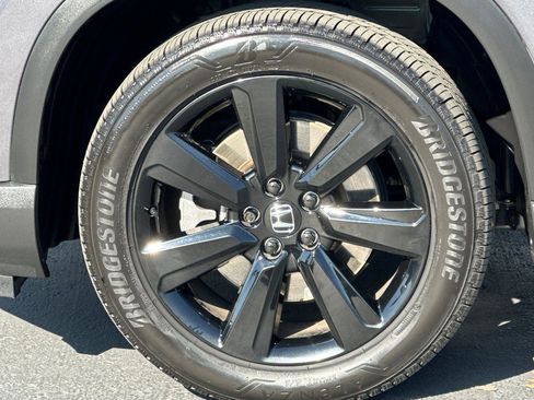 Certified 2025 Honda Pilot Black Edition image 26