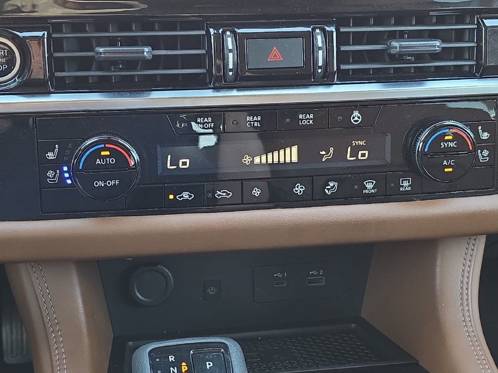 Used 2023 Nissan Pathfinder Platinum w/ Cargo Package FWD image 24