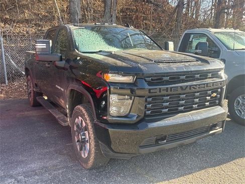 Used 2023 Chevrolet Silverado 2500 Custom w/ Custom Value Package image 5