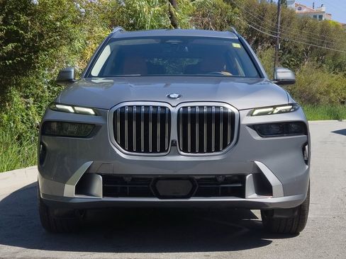 Used 2023 BMW X7 xDrive40i w/ Premium Package image 27