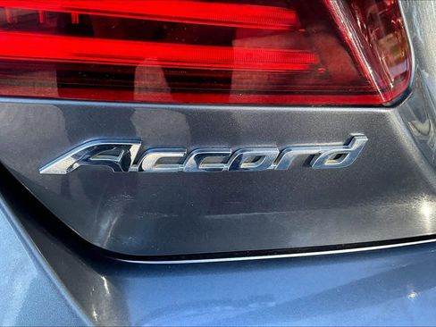 Used 2017 Honda Accord EX-L image 9