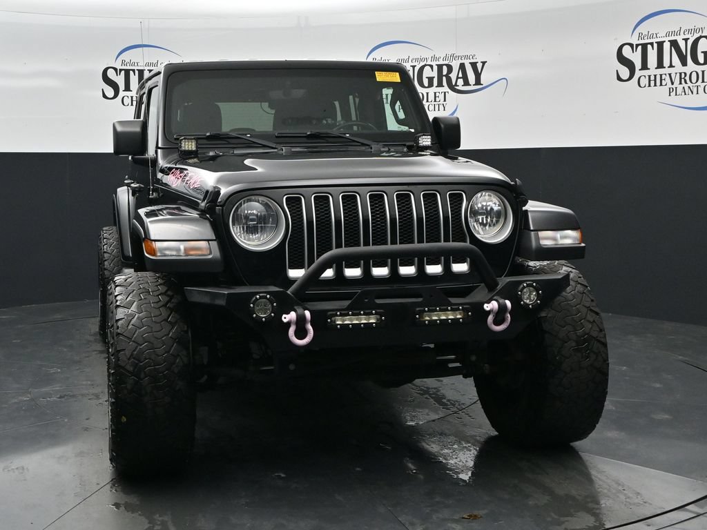 Used 2023 Jeep Wrangler Unlimited Sahara w/ Cold Weather Group AWD/4WD image 2
