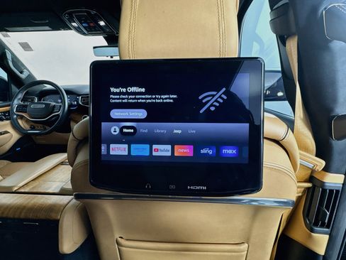 Used 2022 Jeep Grand Wagoneer Series III w/ Rear Seat Video Group 1 AWD/4WD image 30
