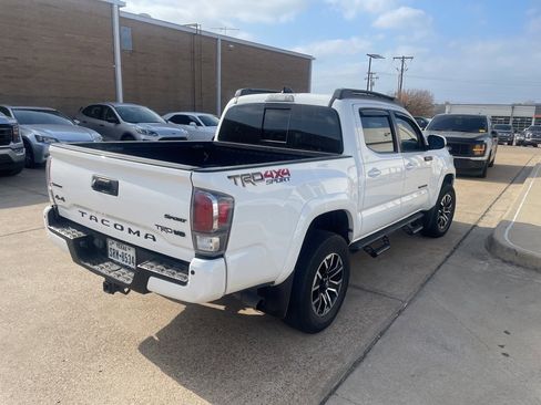 Used 2021 Toyota Tacoma TRD Sport image 4