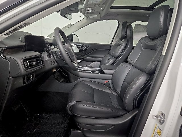 Used 2026 Lincoln Aviator Reserve AWD/4WD image 13