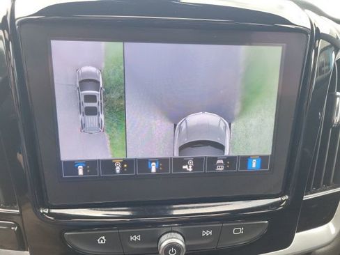 Used 2022 Chevrolet Traverse RS image 42