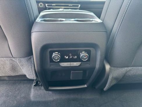 New 2026 Chevrolet Traverse LT AWD/4WD image 11