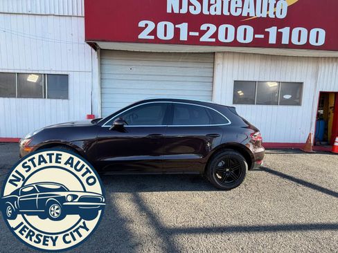 Used 2015 Porsche Macan S w/ Premium Package Plus image 2