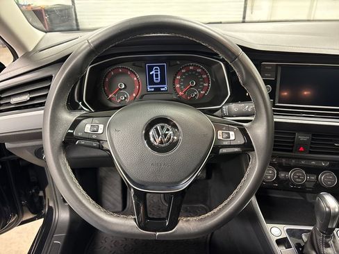 Used 2021 Volkswagen Jetta SE image 28
