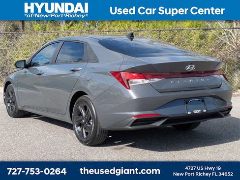 Used 2023 Hyundai Elantra SEL image 3