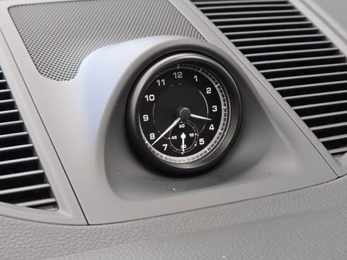 New 2026 Porsche Macan Base image 18