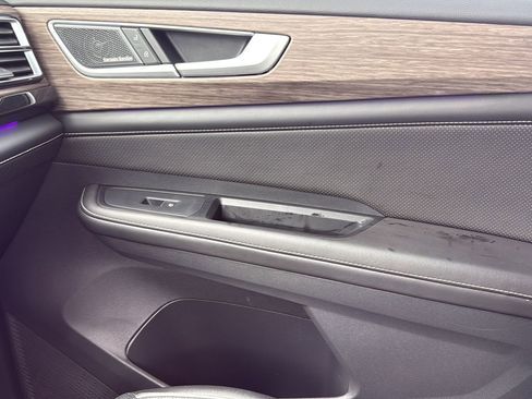 Used 2024 Volkswagen Atlas SEL Premium R-Line AWD/4WD image 23