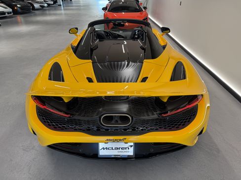 Used 2027 McLaren 750S Spider RWD image 6