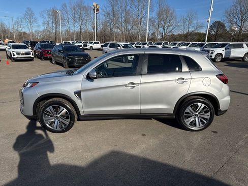 Used 2023 Mitsubishi Outlander Sport ES image 2