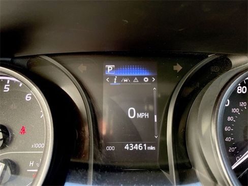 Used 2024 Toyota Camry SE image 15