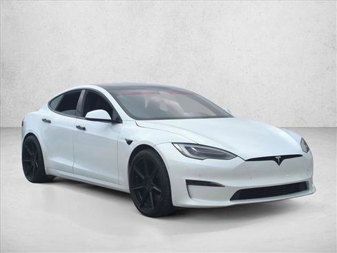Used 2021 Tesla Model S Plaid image 3