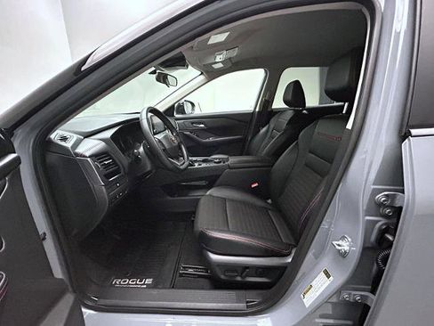 Certified 2025 Nissan Rogue SV AWD/4WD image 10