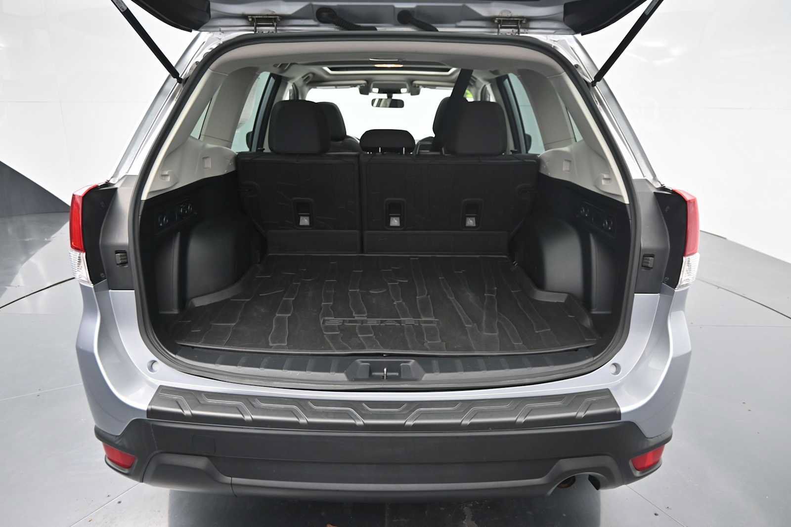 Used 2021 Subaru Forester Premium AWD/4WD image 6