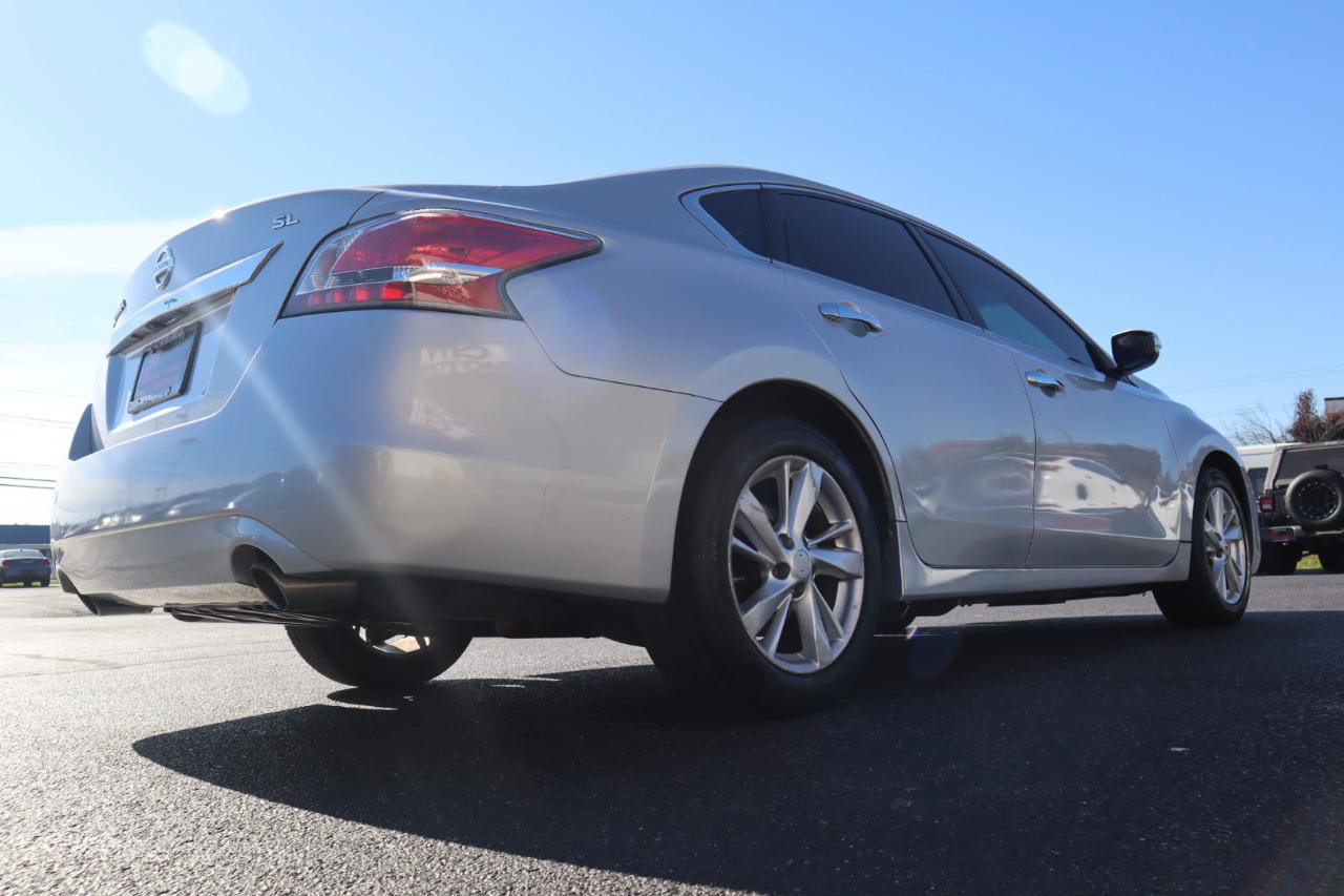 Used 2015 Nissan Altima 2.5 SL w/ Moonroof Package FWD image 18