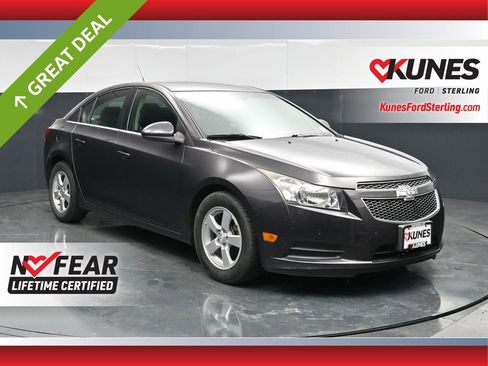 Used 2014 Chevrolet Cruze LT FWD image 1