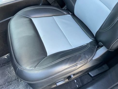 Used 2022 Ford Explorer XLT w/ Equipment Group 202A AWD/4WD image 25