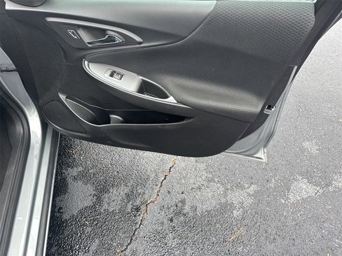 Used 2024 Chevrolet Malibu LT image 14