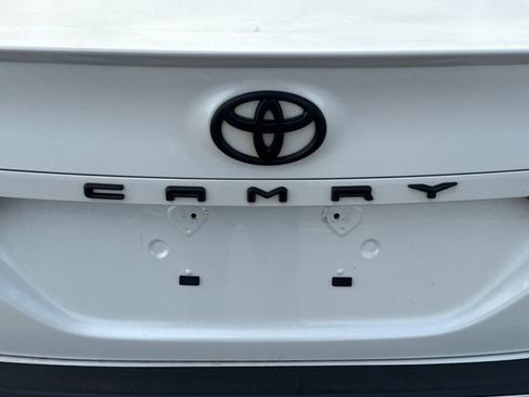 Used 2022 Toyota Camry XSE image 17