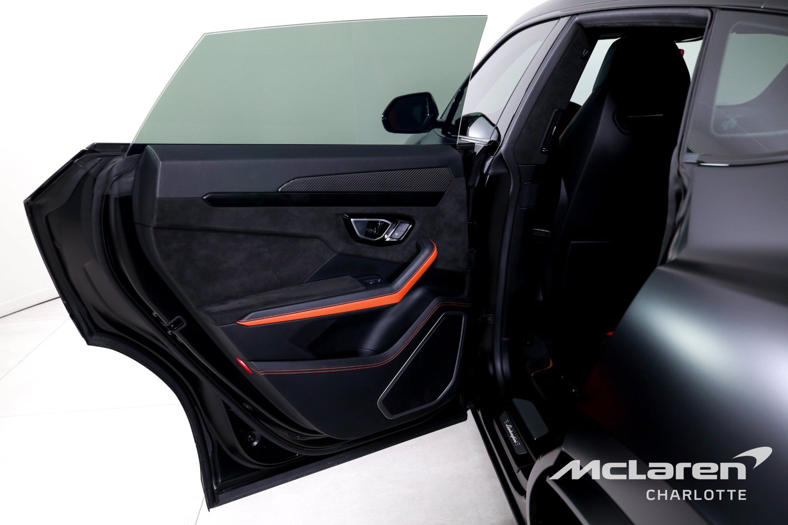 Used 2022 Lamborghini Urus AWD/4WD image 17