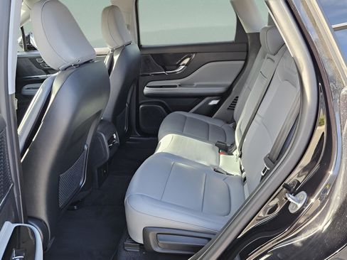 Used 2022 Lincoln Corsair Grand Touring image 10