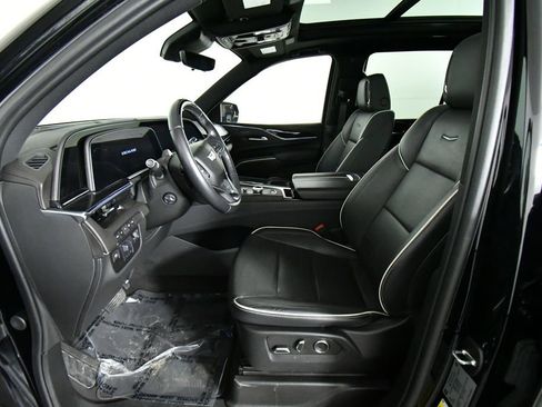 Used 2024 Cadillac Escalade Sport AWD/4WD image 11