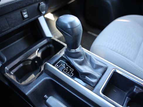 Used 2017 Toyota Tacoma SR5 w/ Tow Package image 33