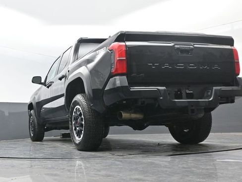 Used 2024 Toyota Tacoma TRD Off-Road image 34