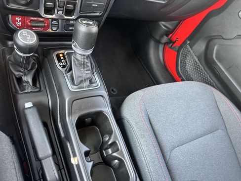 Used 2026 Jeep Wrangler Unlimited Rubicon AWD/4WD image 20