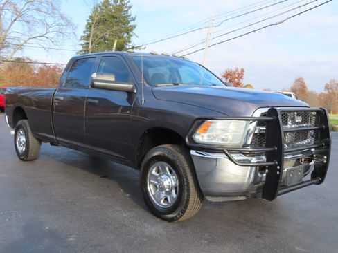 Used 2018 RAM 2500 Tradesman w/ Chrome Appearance Group image 8