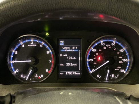 Used 2017 Toyota RAV4 LE FWD image 11