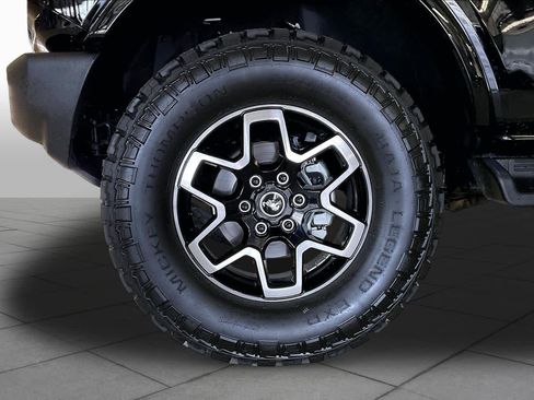 Used 2025 Ford Bronco Outer Banks AWD/4WD image 9