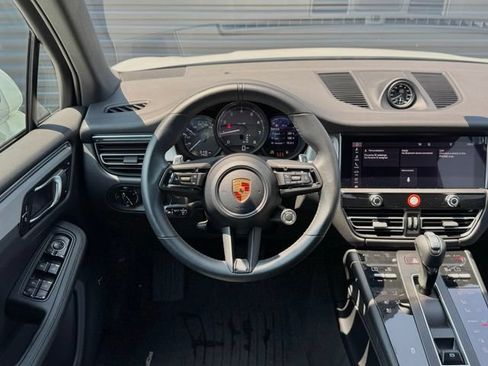 Certified 2026 Porsche Macan AWD/4WD image 19