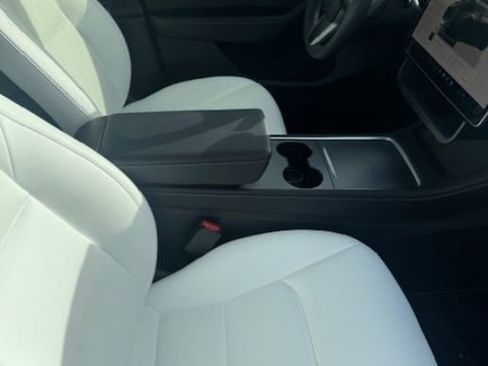 Used 2023 Tesla Model Y Long Range image 11