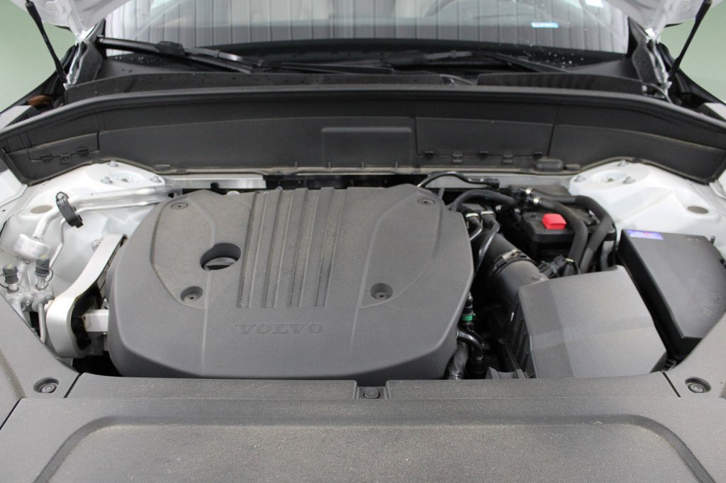 Certified 2025 Volvo XC90 B5 Ultra AWD/4WD image 48