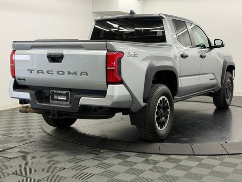 Certified 2024 Toyota Tacoma TRD Off-Road w/ TRD Off Road Upgrade Package AWD/4WD image 10