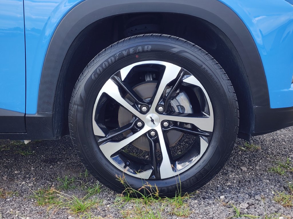 Certified 2024 Chevrolet Trax RS w/ Driver Confidence Package FWD image 11