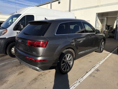 Used 2018 Audi Q7 3.0T Premium Plus w/ Premium Plus Package image 4