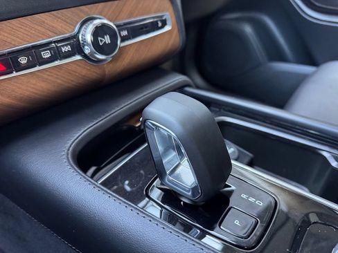 Certified 2023 Volvo XC90 T8 Plus AWD/4WD image 19
