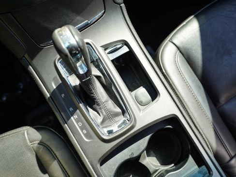 Used 2014 Lincoln MKS image 35