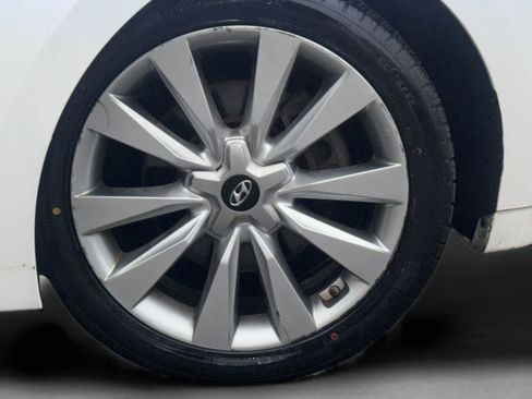 Used 2015 Hyundai Azera Limited image 31