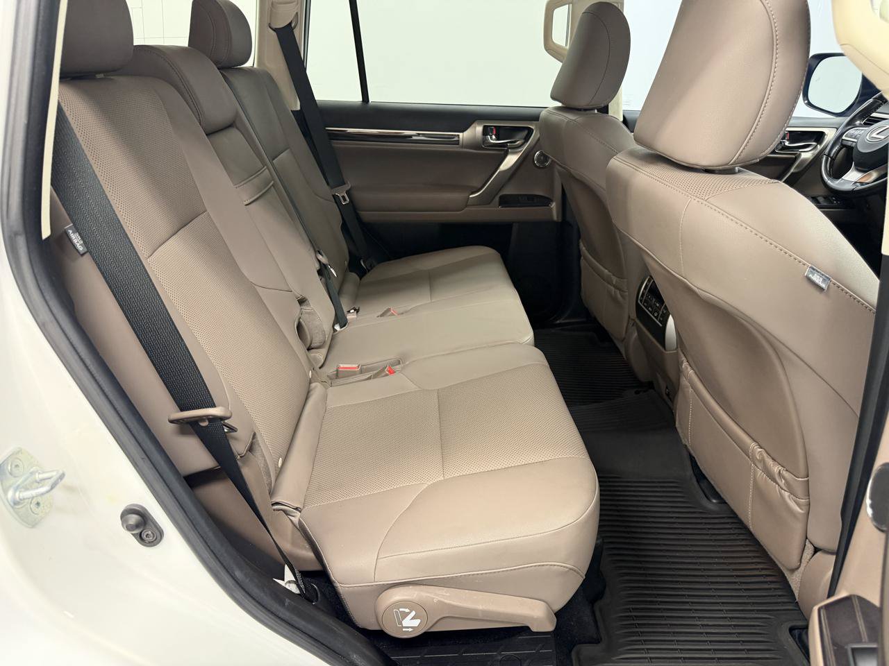 Used 2021 Lexus GX 460 Premium w/ Premium Plus Package AWD/4WD image 17