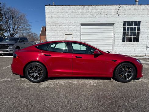 Used 2021 Tesla Model S Plaid image 4