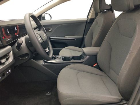 Used 2025 Kia K4 FWD image 17